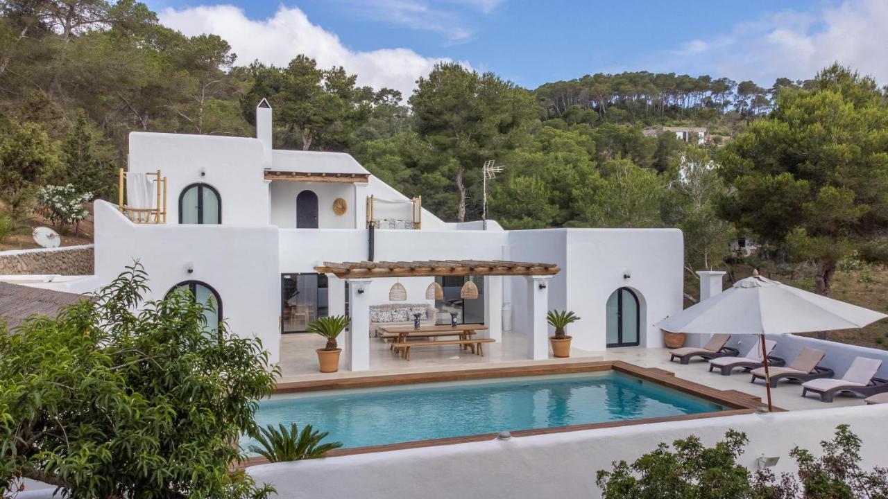 Oasis Villas Complex Cala Llonga  Exteriér fotografie