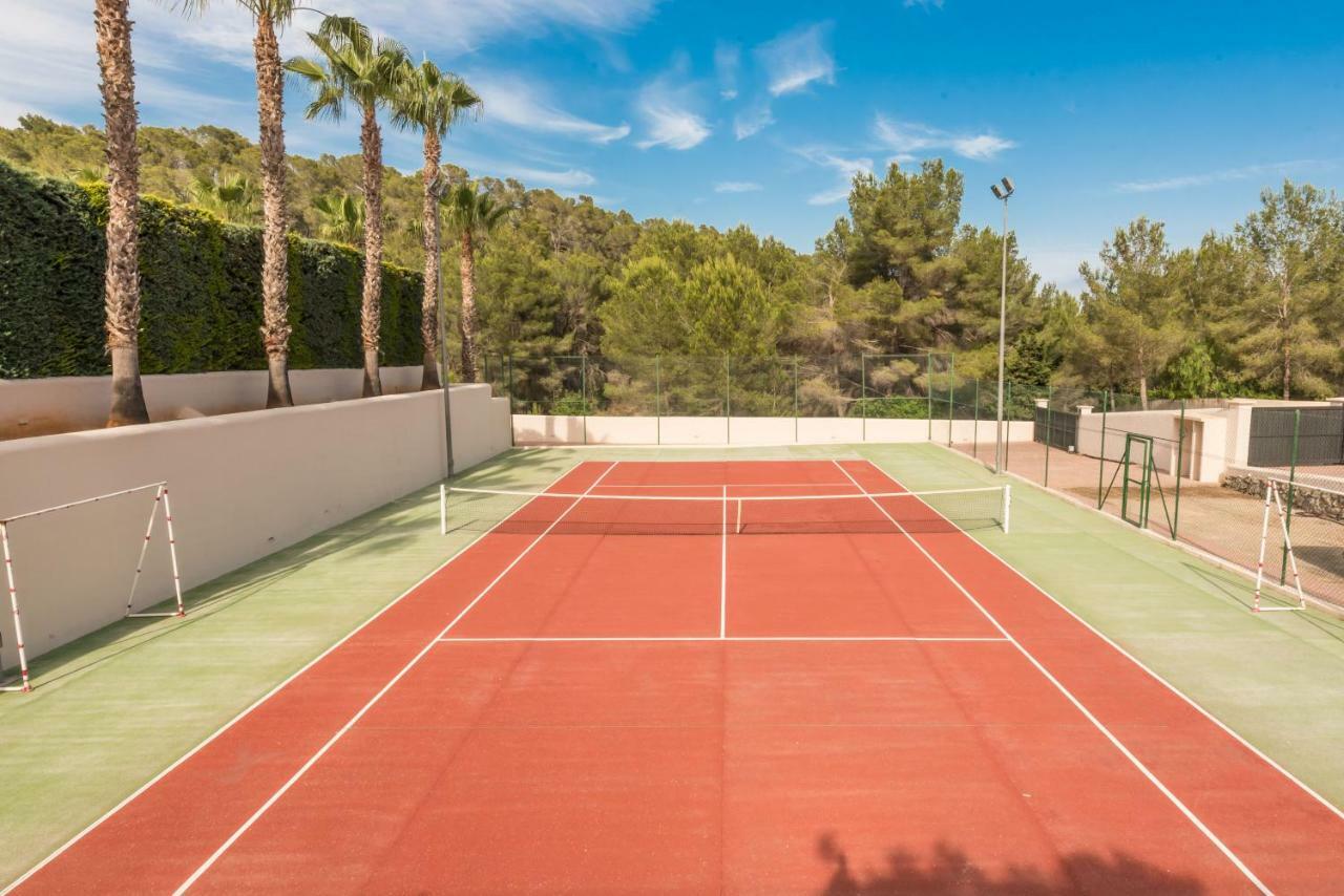 Oasis Villas Complex Cala Llonga  Exteriér fotografie